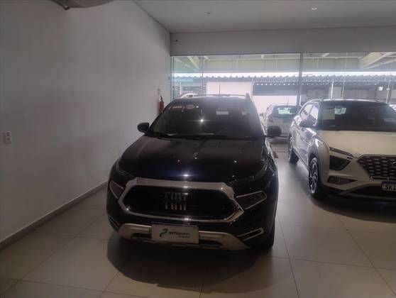 FIAT TORO 2.0 16V TURBO DIESEL VOLCANO 4WD AT9 FIAT TORO 2.0 16V TURBO DIESEL VOLCANO 4WD AT9